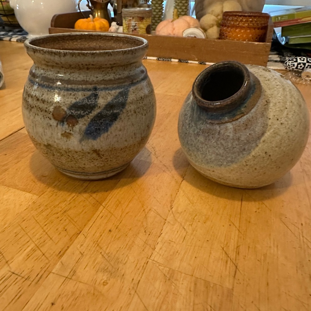 Ceramic Pottery - Beautiful Condition - Approx. 4 X4 inches